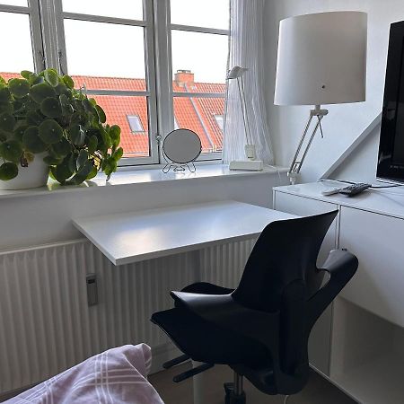 Vaerelse I Lejlighed Med Udsigt Og Ro Aarhus Exterior photo